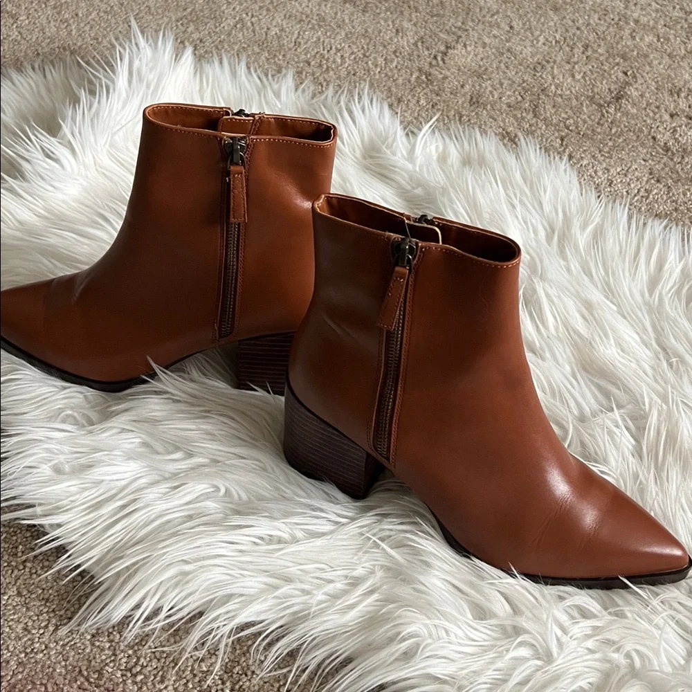 Linea Paolo Block Heel Pointed Toe Cognac Ankle Boots Size 8 1/2